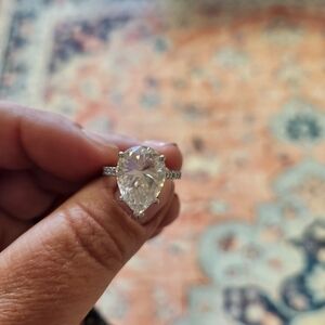 6 CT PEAR cut moissanite ring